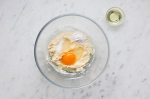 Preparazione Frittelle di mele al forno - Fase 1