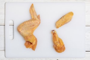 Preparazione Alette di pollo fritte - Fase 1