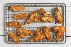 Preparazione Alette di pollo fritte - Fase 3