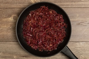 Preparazione Cipolle rosse caramellate - Fase 2