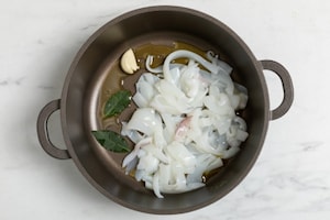 Preparazione Fregula al nero di seppia con seppia e burrata - Fase 1