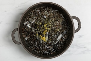 Preparazione Fregula al nero di seppia con seppia e burrata - Fase 3