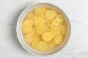 Preparazione Orata al forno con patate - Fase 1