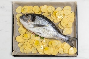 Preparazione Orata al forno con patate - Fase 2