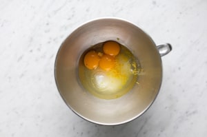 Preparazione Ciambella alle fragole - Fase 1