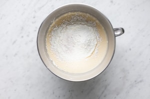 Preparazione Ciambella alle fragole - Fase 2