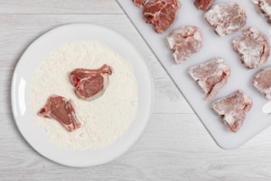 Preparazione Costolette di agnello in padella con asparagi - Fase 1