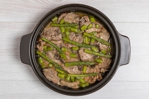 Preparazione Costolette di agnello in padella con asparagi - Fase 4