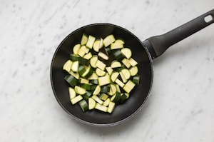 Preparazione Pesto di zucchine - Fase 1