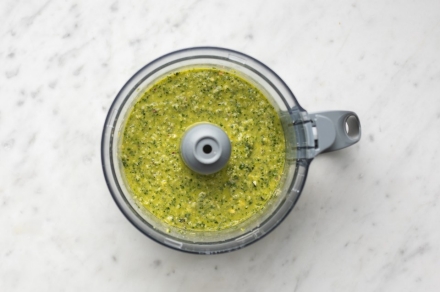 Preparazione Pesto di zucchine - Fase 2 Preparazione Pesto di zucchine - Fase 2