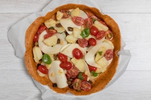 Preparazione Torta salata croccante con patate, pomodorini, olive e provolone - Fase 3