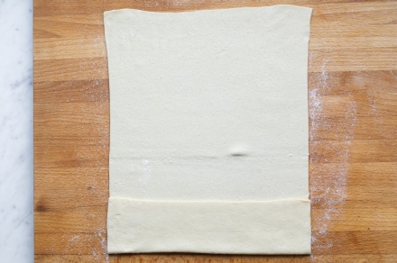 Preparazione Ventagli di pasta sfoglia - Fase 1 Preparazione Ventagli di pasta sfoglia - Fase 1