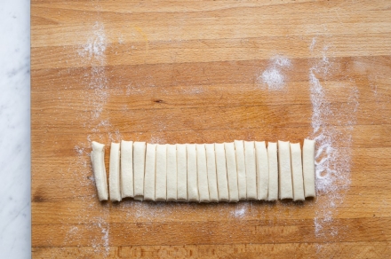 Preparazione Ventagli di pasta sfoglia - Fase 4 Preparazione Ventagli di pasta sfoglia - Fase 4