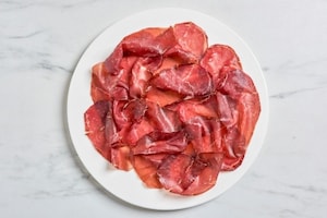 Preparazione Bresaola con rucola e grana - Fase 1