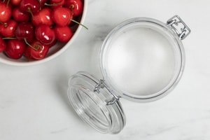 Preparazione Ciliegie sotto grappa - Fase 1