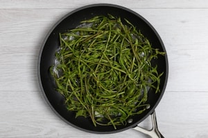 Preparazione Pasta con asparagi selvatici - Fase 2