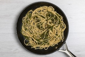 Preparazione Pasta con asparagi selvatici - Fase 4