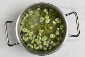 Preparazione Pasta con le fave alla siciliana - Fase 1