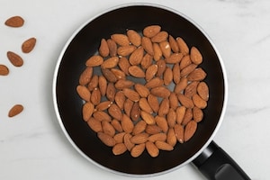 Preparazione Pesto di mandorle e rucola - Fase 1