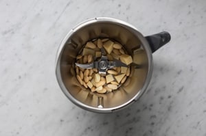 Preparazione Pesto di rucola con il Bimby - Fase 1