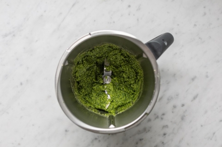 Preparazione Pesto di rucola con il Bimby - Fase 2 Preparazione Pesto di rucola con il Bimby - Fase 2