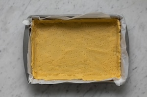 Preparazione Sbriciolata fragole e mascarpone - Fase 4