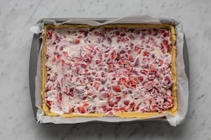 Preparazione Sbriciolata fragole e mascarpone - Fase 4