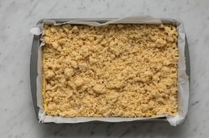 Preparazione Sbriciolata fragole e mascarpone - Fase 5