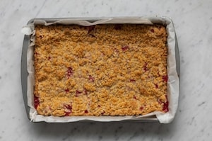 Preparazione Sbriciolata fragole e mascarpone - Fase 5