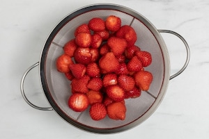 Preparazione Succo di fragole - Fase 1