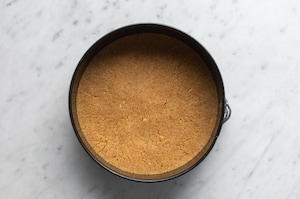 Preparazione Torta fredda alle fragole - Fase 1