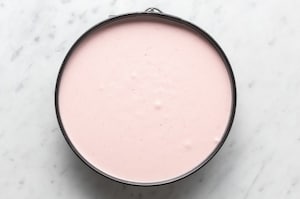 Preparazione Torta fredda alle fragole - Fase 5