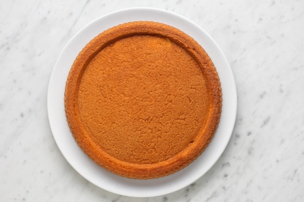 Preparazione Crostata morbida salata con crudo e mozzarelline - Fase 1 Preparazione Crostata morbida salata con crudo e mozzarelline - Fase 1