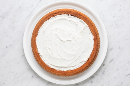 Preparazione Crostata morbida salata con crudo e mozzarelline - Fase 1 Preparazione Crostata morbida salata con crudo e mozzarelline - Fase 1