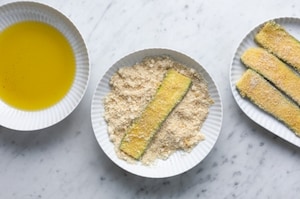 Preparazione Involtini di zucchine al forno - Fase 1