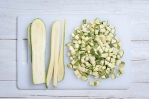 Preparazione Pasta zucchine e pancetta - Fase 1