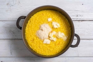 Preparazione Risotto allo zafferano - Fase 3