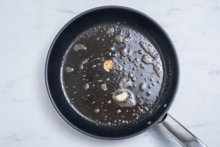 Preparazione Carote in padella - Fase 1 Preparazione Carote in padella - Fase 1