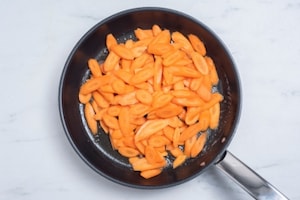 Preparazione Carote in padella - Fase 2