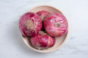 Preparazione Cipolle di Breme all'agromiele - Fase 1