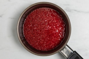 Preparazione Crostata frangipane al pistacchio e lamponi - Fase 6