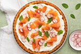 Crostata morbida salata con salmone affumicato
