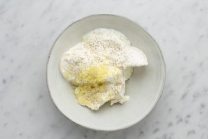 Preparazione Crostata morbida salata con salmone affumicato - Fase 1