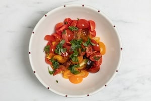 Preparazione Crostini con burrata, pomodorini e culatello - Fase 1