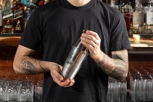 Preparazione Espresso Martini - Fase 3