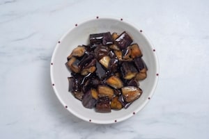 Preparazione Melanzane agrodolci in padella - Fase 3