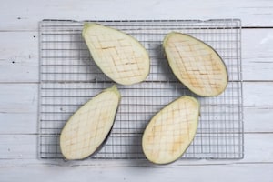 Preparazione Melanzane ripiene senza carne - Fase 1