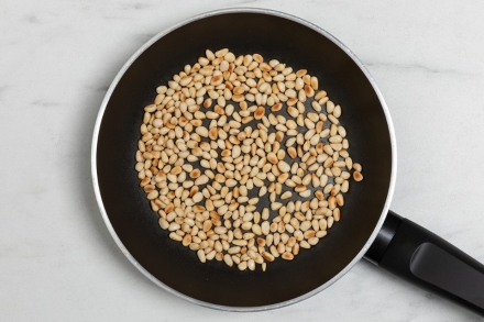 Preparazione Pasta fredda con salmone affumicato - Fase 2 Preparazione Pasta fredda con salmone affumicato - Fase 2