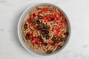 Preparazione Pasta fredda con salmone affumicato - Fase 4