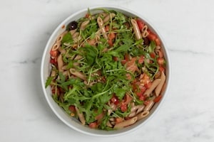 Preparazione Pasta fredda con salmone affumicato - Fase 4